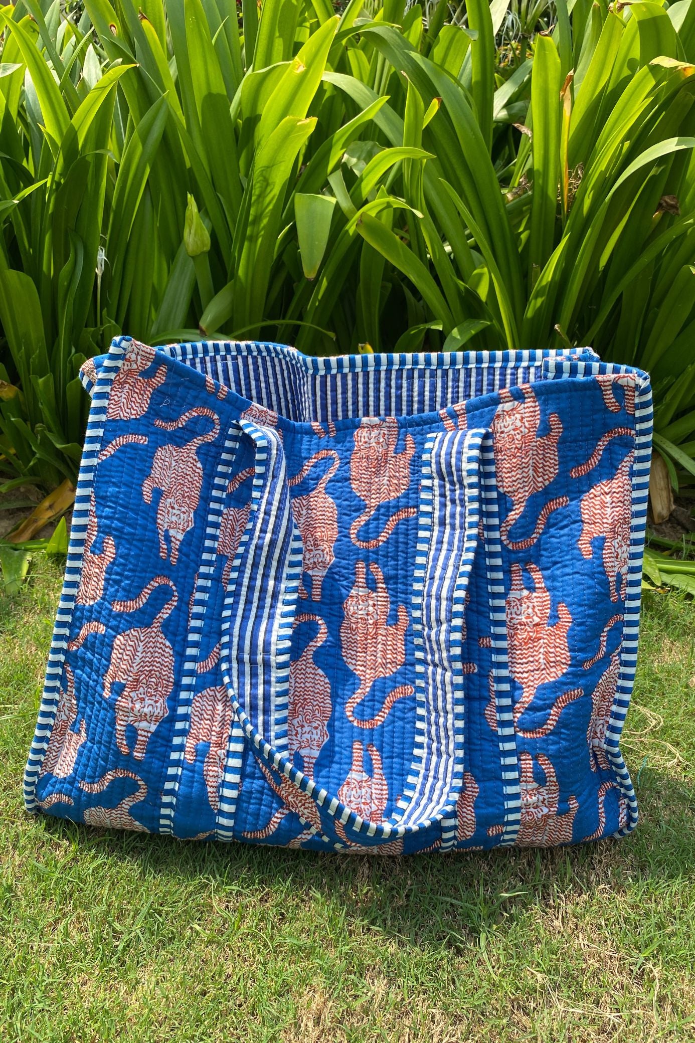 BLUE KITTY TOTE